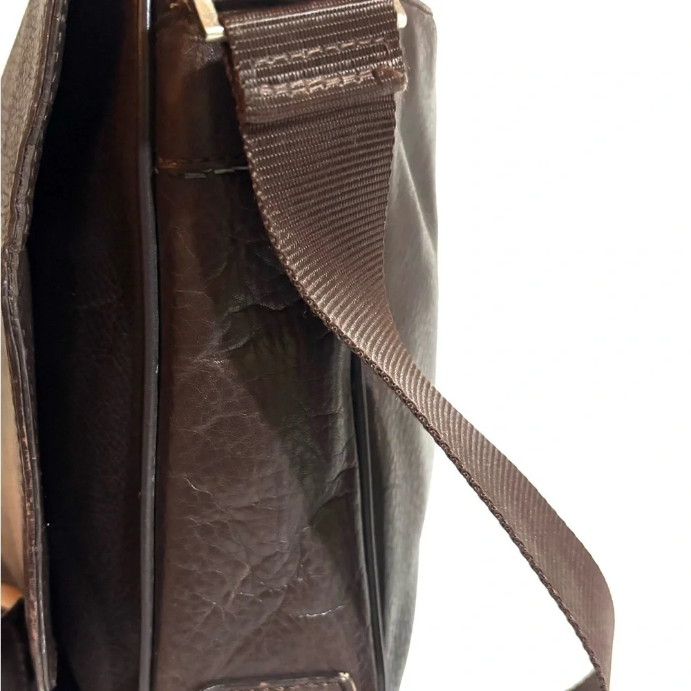 Kenneth Cole unisex Dark Brown distressed Leather Messenger work    Travel  Bag